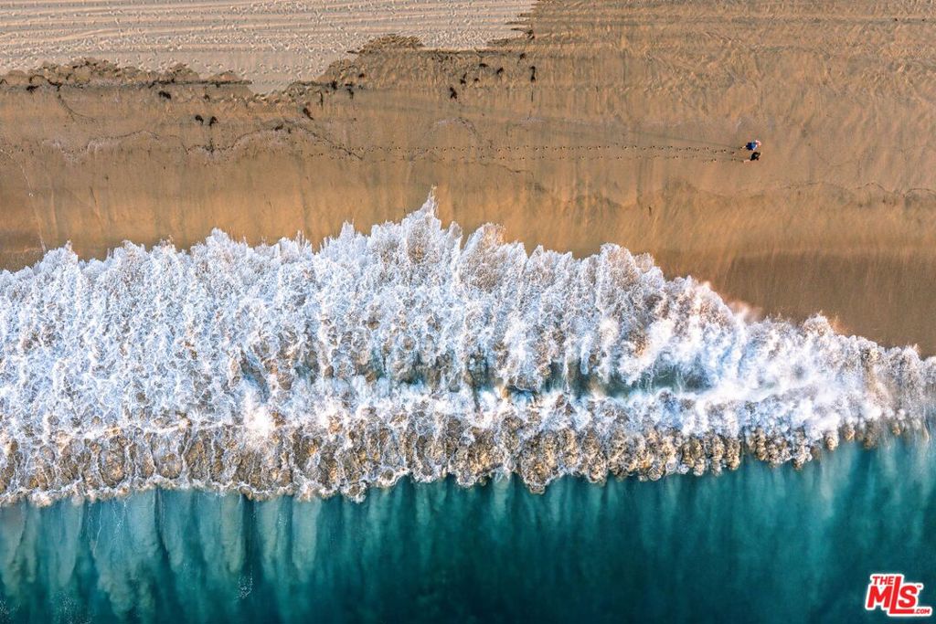 https://media.crmls.org/mediaz/0502a450-d461-49b5-87b6-e894b12be836.jpg?preset=X-Large