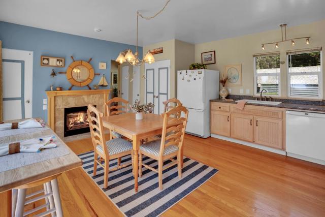 420 Camino Al Mar, Watsonville CA: https://media.crmls.org/mediaz/050387d5-edb1-4735-ba0b-5dd4d0d3e10f.jpg