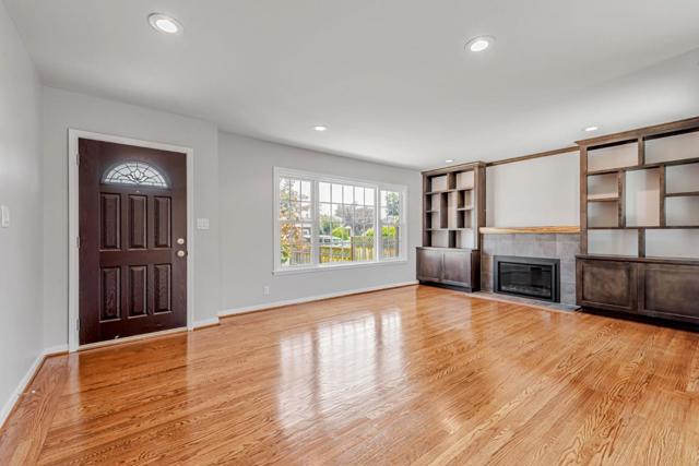 520 Topaz Street, Redwood City CA: https://media.crmls.org/mediaz/0503bacd-2afc-410a-b96f-de6e6f6eba14.jpg