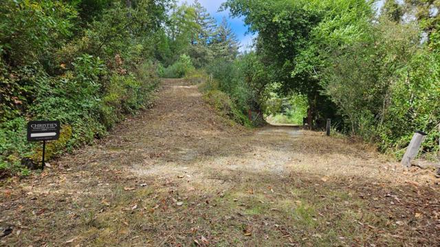 20245 Gist Road, Los Gatos CA: https://media.crmls.org/mediaz/05045f99-8964-46fa-93be-0ecc15438e72.jpg