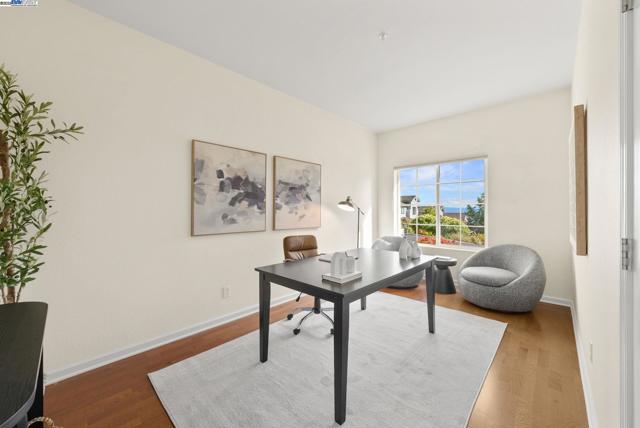 1000 Silver Maple Lane, Hayward CA: https://media.crmls.org/mediaz/050471df-f722-4398-b4ed-6c34205e07e0.jpg