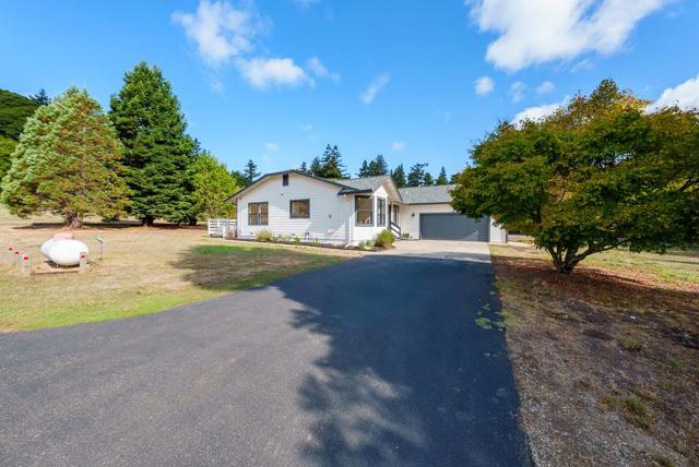 3245 Soquel San Jose Road, Soquel CA: https://media.crmls.org/mediaz/05054e43-88ff-486f-b4d6-74608b14f4c1.jpg