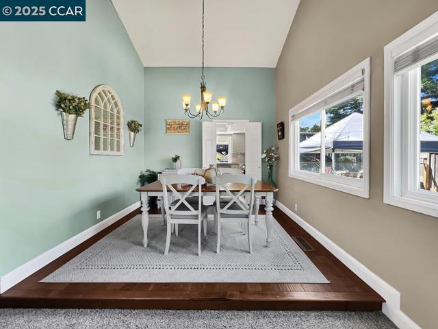 14 Mt Eden Pl, Clayton CA: https://media.crmls.org/mediaz/05075c47-e302-43bf-8315-067131b693f9.jpg