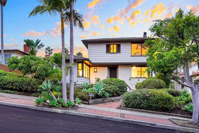 4427 Osprey St, San Diego CA: https://media.crmls.org/mediaz/0507bb95-4572-4fe4-859a-fccf65318af4.jpg