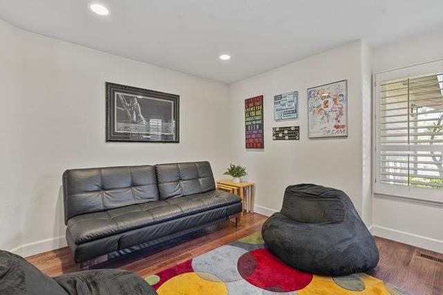 5636 Sundown Lane, Tres Pinos CA: https://media.crmls.org/mediaz/0507c3a8-3829-4754-96f8-a5b829c9d1e6.jpg