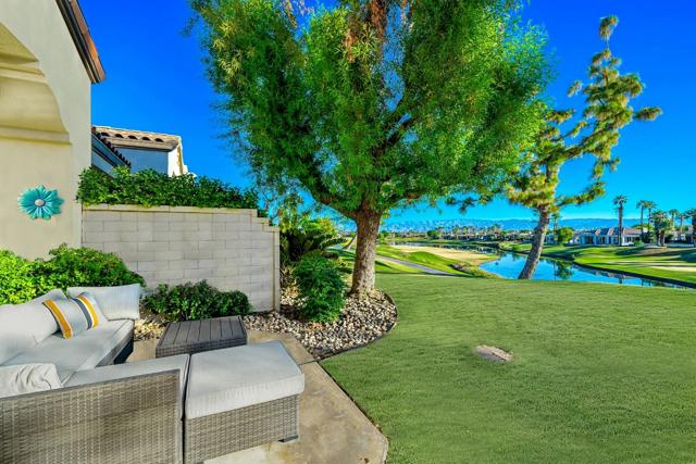 57916 Interlachen, La Quinta CA: https://media.crmls.org/mediaz/0507cc74-323b-46d7-b02f-f46be0f7b0b1.jpg