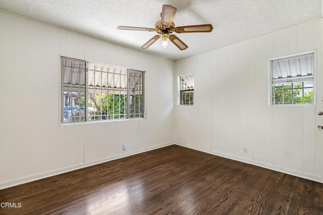 Detail Gallery Image 11 of 20 For 2885 Olive Ave, Altadena,  CA 91001 - 2 Beds | 2 Baths