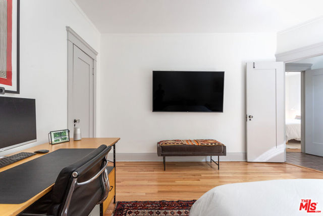 2027 Canyon Drive, Los Angeles CA: https://media.crmls.org/mediaz/050896ce-3f50-4e81-ae25-7b0cf751b1a5.jpg