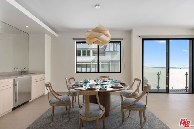 1 Northstar Street, Marina del Rey CA: https://media.crmls.org/mediaz/0509f25a-407f-40fe-b690-415c909affd7.jpg