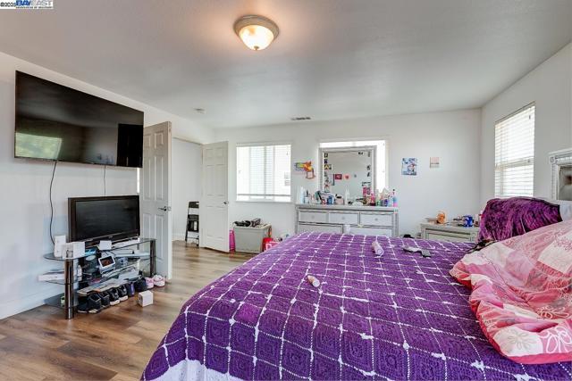 53 Puffin Cir, Oakley CA: https://media.crmls.org/mediaz/0509fc85-67cc-43dc-9227-503629885b20.jpg