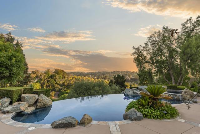 7057 Rancho Cielo, Rancho Santa Fe CA: https://media.crmls.org/mediaz/050a31a3-bac1-4f86-ac81-04f44070a66a.jpg