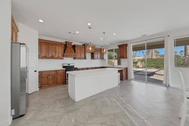 43820 Cape Cod Court, Indio CA: https://media.crmls.org/mediaz/050a4831-268a-4113-b305-1b00a8c4149b.jpg