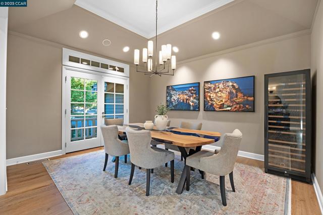 10 Woodside Dr, Danville CA: https://media.crmls.org/mediaz/050a4e02-5367-4bb0-9b8b-0d9aad16ad2b.jpg