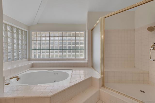 15235 Crestview Ct, Poway CA: https://media.crmls.org/mediaz/050a6a1e-29d8-4248-a874-d29f9ba214af.jpg