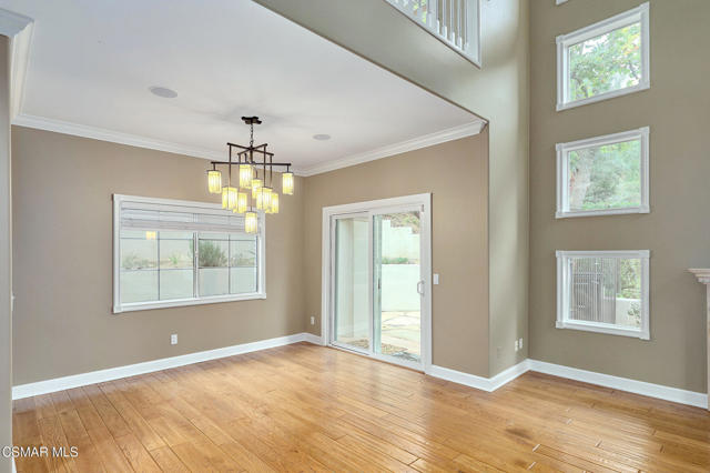 1044 Larry Court, Newbury Park CA: https://media.crmls.org/mediaz/050a7132-7f24-4e1b-98d5-364cb71a0068.jpg