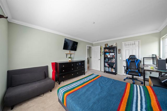 1312 Summer Ct, Vista CA: https://media.crmls.org/mediaz/050b85e1-4eb8-49f7-a347-9c7d28d90635.jpg