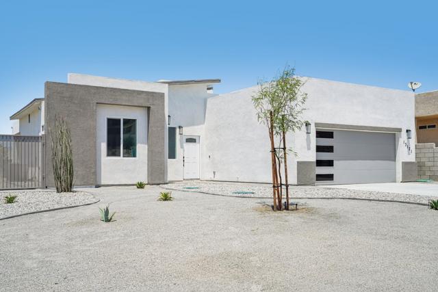13121 Cuando Way, Desert Hot Springs CA: https://media.crmls.org/mediaz/050c2526-9cc8-4a8a-92fd-403d2a22bcfb.jpg