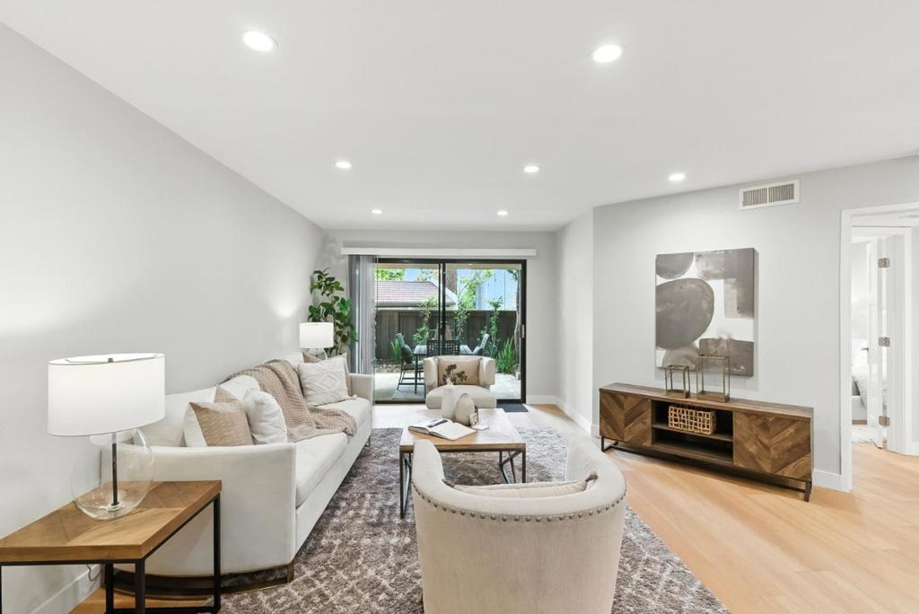 999 W Evelyn Terrace #29