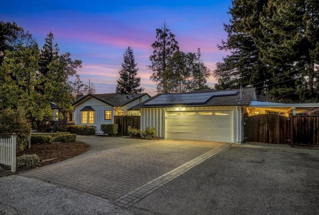 667 Cuesta Drive, Los Altos CA: https://media.crmls.org/mediaz/050c5632-9ebb-4df9-a980-5a0836e24753.jpg