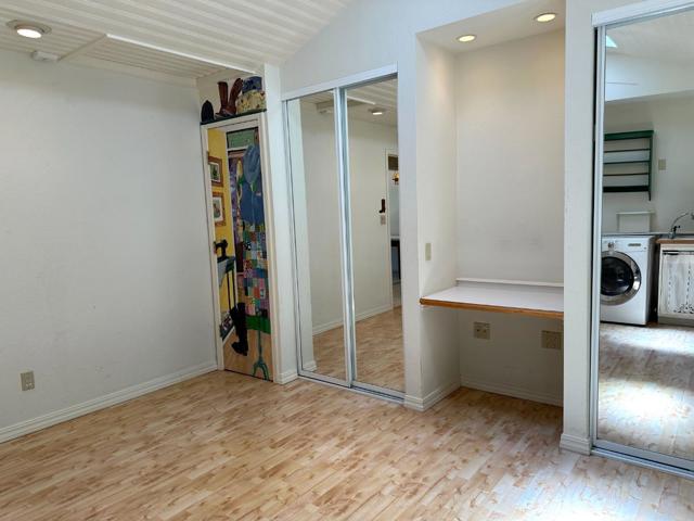 25228 La Loma Drive, Los Altos Hills CA: https://media.crmls.org/mediaz/050c95aa-dfc1-4662-92ae-bf960d3aa44f.jpg