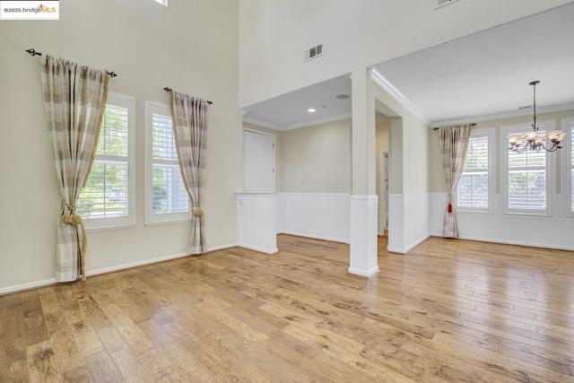 2743 Cathedral Cir, Brentwood CA: https://media.crmls.org/mediaz/050cd385-a482-4874-9d61-fc76cd9895c2.jpg
