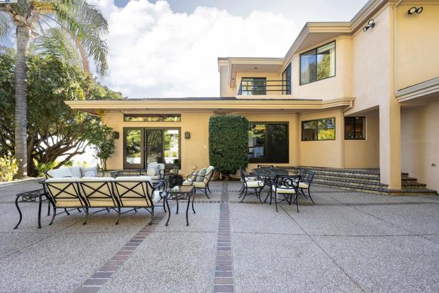 4478 Deer Ridge Rd, Danville CA: https://media.crmls.org/mediaz/050d530e-07fe-46c1-abca-021ea140f7f8.jpg