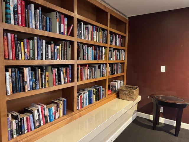 1225 Vienna Dr, Sunnyvale CA: https://media.crmls.org/mediaz/050d5d39-88d2-40e0-b741-889b7bd3296f.jpg