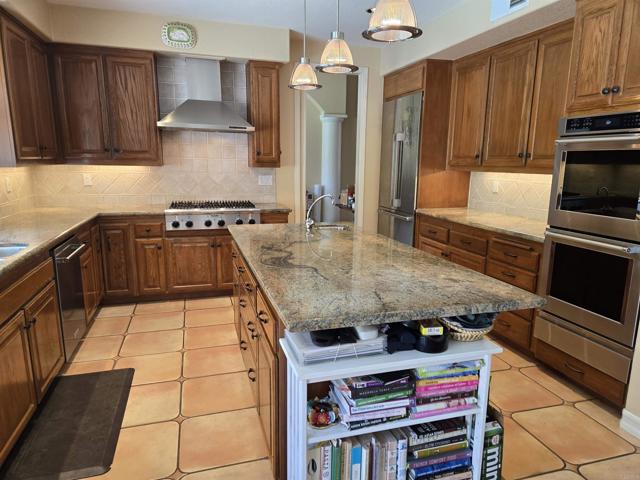 4970 Beauchamp Court, San Diego CA: https://media.crmls.org/mediaz/050dcaff-7044-4625-a4f8-fbd108c3dc9f.jpg
