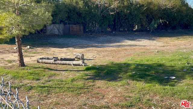 12399 E AVE V-12, Pearblossom CA: https://media.crmls.org/mediaz/050de7cc-2764-472c-807a-614ce3a6d712.jpg