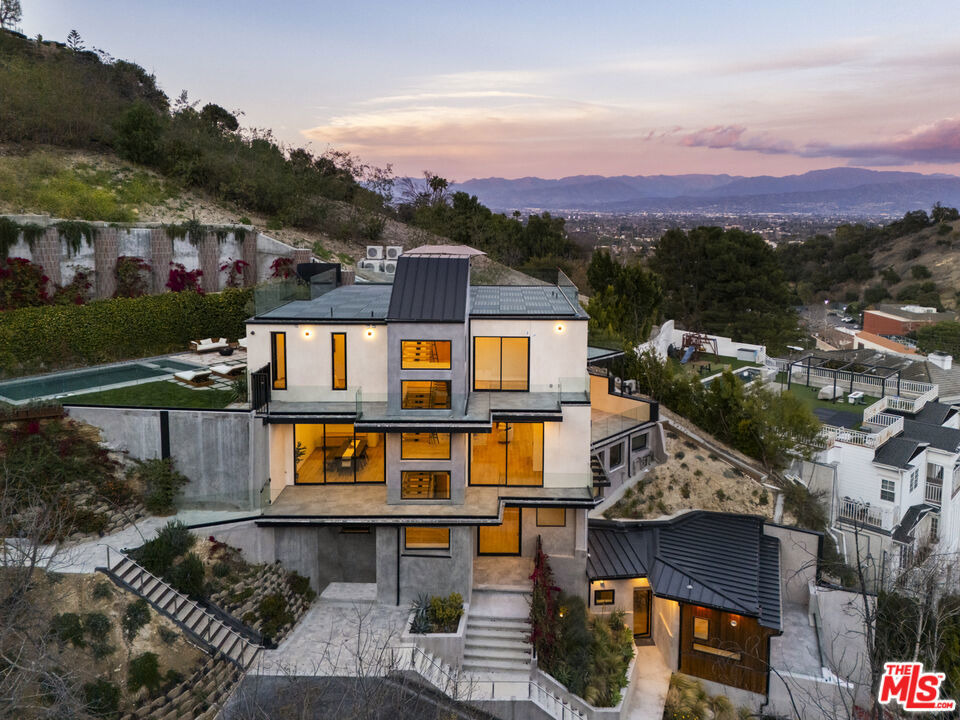 3755 Camino De La CumbreSherman Oaks img 28