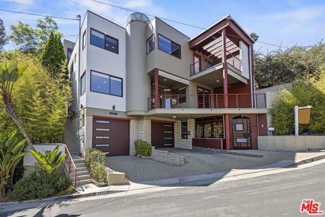 2222 Bancroft Avenue, Los Angeles CA: https://media.crmls.org/mediaz/050ec3de-91cb-4f54-b071-42447eb7ee14.jpg