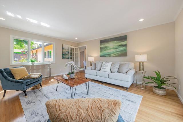 3135 Alameda De Las Pulgas, Menlo Park CA: https://media.crmls.org/mediaz/050f0d84-3628-434a-8650-bd4b52b15063.jpg