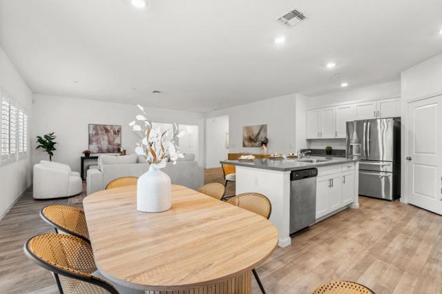 1340 Crimson Place, Manteca CA: https://media.crmls.org/mediaz/050f1daa-144e-4cbf-a27e-0978d466e035.jpg