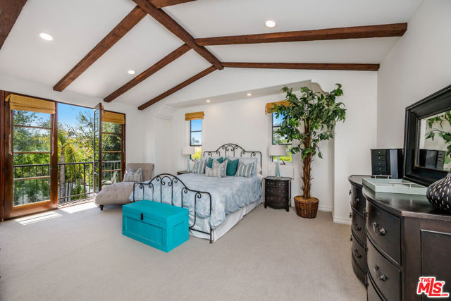 1028 9th Street, Manhattan Beach, California 90266, 5 Bedrooms Bedrooms, ,5 BathroomsBathrooms,Residential,Sold,9th,25532263