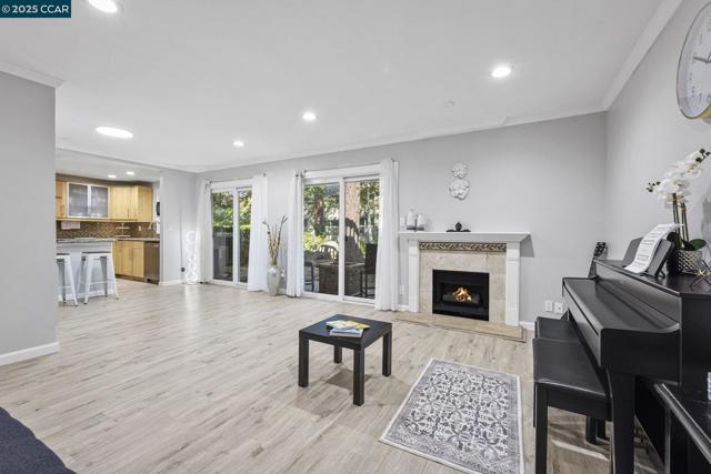 1117 Indian Summer Ct, San Jose CA: https://media.crmls.org/mediaz/050fdba1-56c9-46e6-b1b2-25d36e64078b.jpg