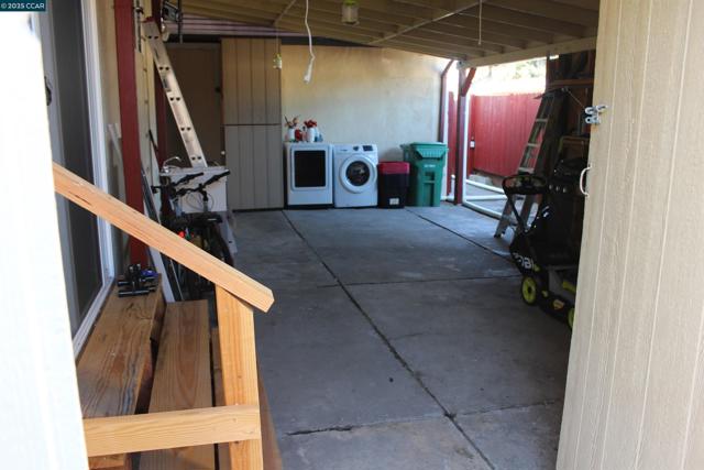 2956 Mckenzie Dr, Richmond CA: https://media.crmls.org/mediaz/051013d8-a1fc-4147-9e71-c874c6468b8c.jpg