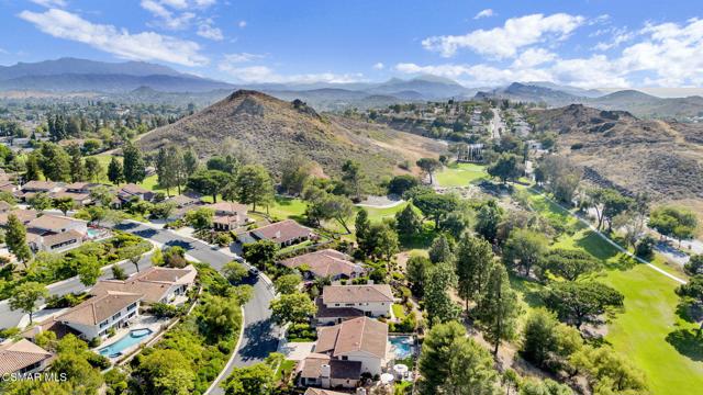 4022 Avenida Verano, Thousand Oaks CA: https://media.crmls.org/mediaz/0510dfb4-d31b-4e01-bb47-10d04cd0a510.jpg