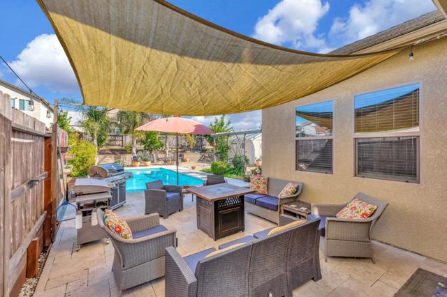 1667 Santana Ranch Drive, Hollister CA: https://media.crmls.org/mediaz/0511a677-7133-43f2-b57b-a6fd81619028.jpg
