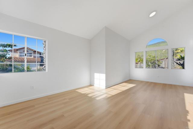 Detail Gallery Image 7 of 52 For 14493 Corte Lampara, San Diego,  CA 92129 - 3 Beds | 2/1 Baths