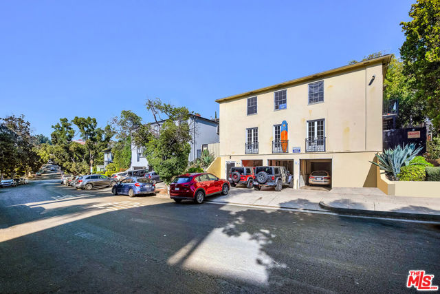 500 512 520 Midvale Avenue, Los Angeles CA: https://media.crmls.org/mediaz/051335cb-98b8-4f2f-ba96-5488ffa79e5a.jpg