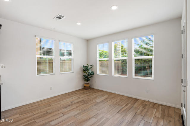 481 Alabama Street, Ventura CA: https://media.crmls.org/mediaz/0514045c-feec-4920-9254-f995e2804785.jpg