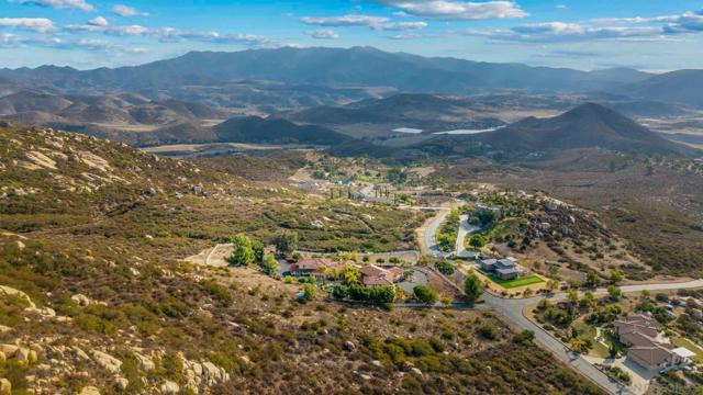 87 Presilla Dr, Jamul CA: https://media.crmls.org/mediaz/05142fe3-8337-485b-8072-3e74185645f4.jpg