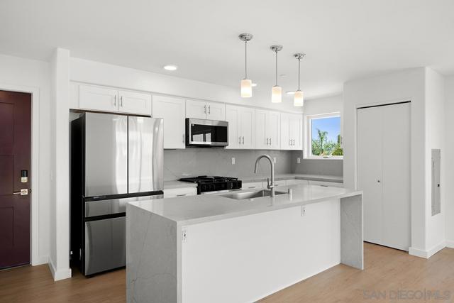 4004 Ohio st #4, San Diego CA: https://media.crmls.org/mediaz/05144d2b-e585-47a0-b441-be644d8d33ab.jpg