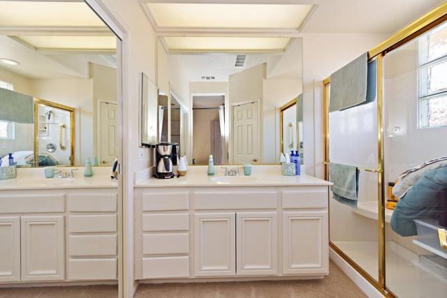 37948 Breeze Way, Palm Desert CA: https://media.crmls.org/mediaz/05146d52-93ef-41e7-9fc0-e4a36756ee57.jpg