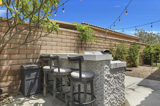 41153 Danforth Court, Indio CA: https://media.crmls.org/mediaz/05148a6f-0528-430c-9a81-5ff10f29562a.jpg