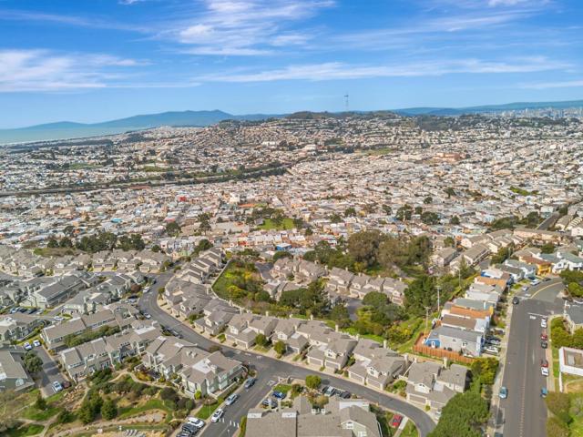 110 Cityview Drive, Daly City CA: https://media.crmls.org/mediaz/0514b9e1-24d4-4266-978a-5823a15ddfea.jpg
