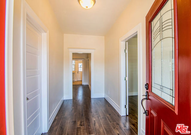 3425 Walton Avenue, Los Angeles CA: https://media.crmls.org/mediaz/05150121-d304-404d-94f7-ae5678df642f.jpg