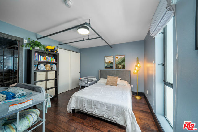 4115 Glencoe Avenue, Marina del Rey CA: https://media.crmls.org/mediaz/0515839c-6a32-4334-9481-ec9a11c0ea79.jpg