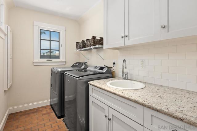 755 F Ave, Coronado CA: https://media.crmls.org/mediaz/0515a1da-2ac4-4d4e-bf25-52afec53c1eb.jpg