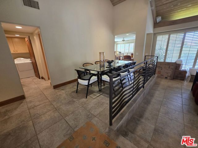 34725 Mission Hills Drive, Rancho Mirage CA: https://media.crmls.org/mediaz/0515b196-617a-4b57-a284-f4bac2fce5bf.jpg